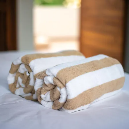 La Veleta Getaway At Asana Leaf House Sleeps 12 *