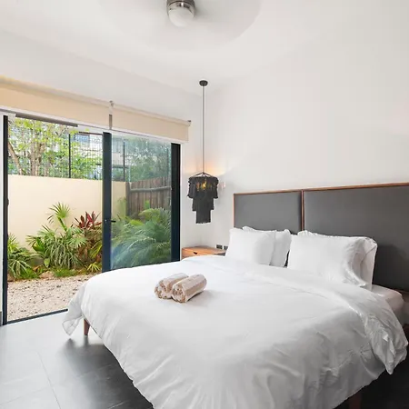 Holiday home La Veleta Getaway At Asana Leaf House Sleeps 12 *