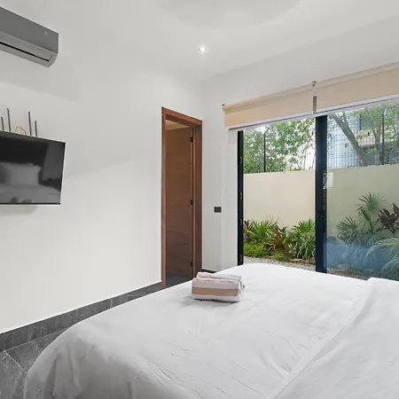 La Veleta Getaway At Asana Leaf House Sleeps 12 *