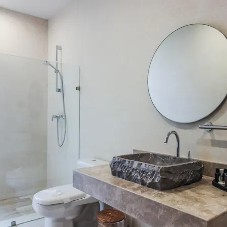 Premium Studio With Pool, Gym, Coworking And Laundry In Downtown Apartment *