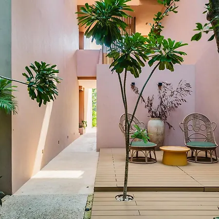 Divine 2br W Pool Gym Yoga Classes Restaurant *