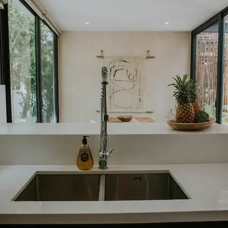 4 Story Villa, Private Pool & Jungle Rooftop