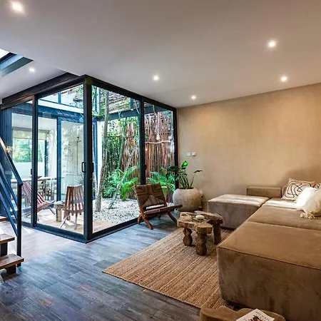 4 Story Villa, Private Pool & Jungle Rooftop Holiday home Tulum
