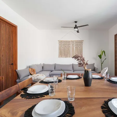 Villa Asana Leaf