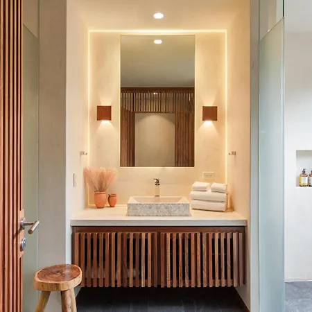 Divine 3br Ph Private Jacuzzi, Pools, Spa, Yoga Apartment *