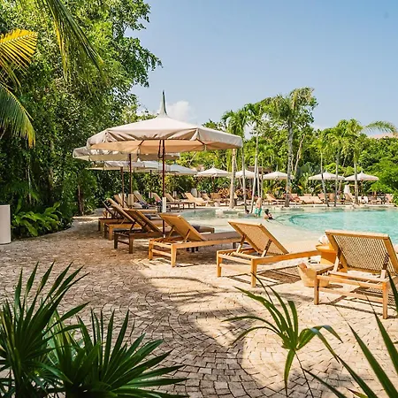 Divine 2br W Pool Gym Yoga Classes Restaurant