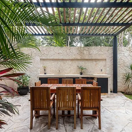 Toma Un Bano En La Piscina Privada De Encantador Departamento En Tulum