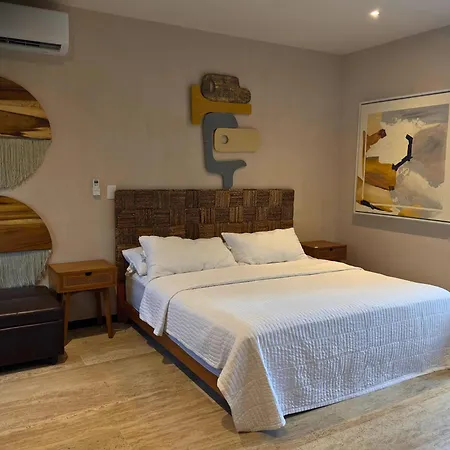 Cozy And Stylish Studio In Center Apartment