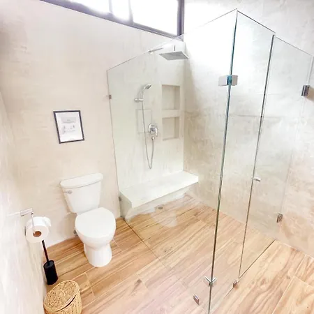 Villa Luxury House Tomanoa - 10pers - 4rooms - Pool - Hotjacuzzi - Speed Wifi -waterfall