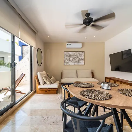 Holiday home 1 Bd With Balcony Gym Pool View *