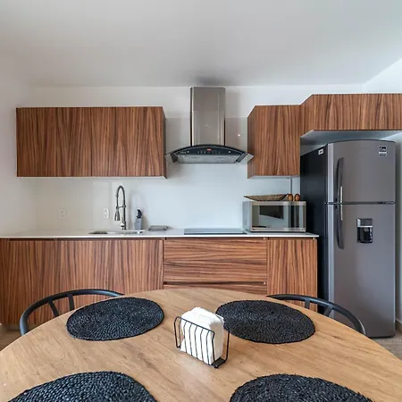 Bright 1 Bd With Balcony Holiday home