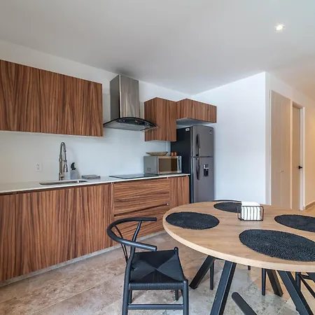 Bright 1 Bd With Balcony Holiday home