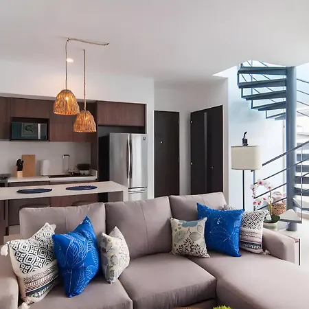 Luxury Penthouse W-jacuzzi In The Heart Of