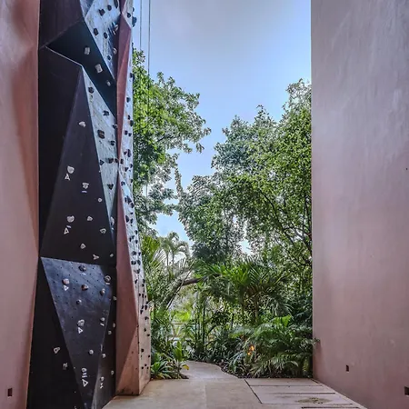 Apartment Magic Loft With Yoga Classes, Pool, Gym, Fast Wifi