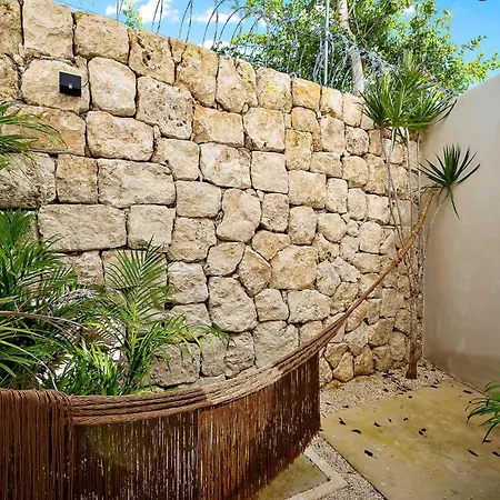 Majestic Jungle With 2 Pools & Rooftop Bbq