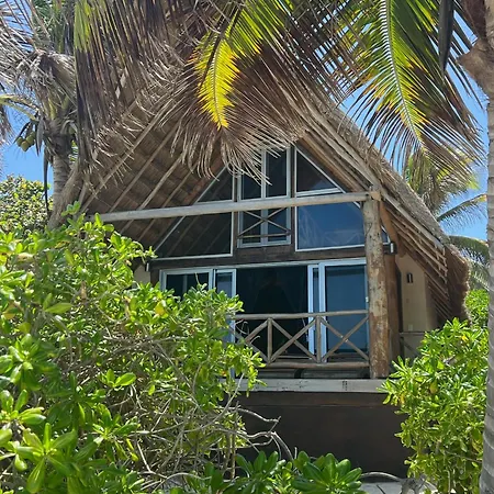 El Paraiso Hotel