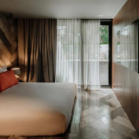 Barneys New York Luxury Orange Apartment *