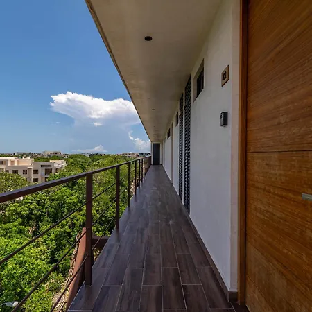 King With Rooftop Pool, Sauna, Gym, Parking * Tulum