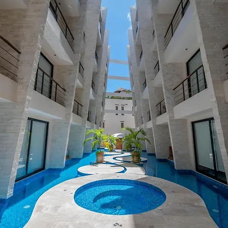 Holiday home King With Rooftop Pool, Sauna, Gym, Parking *