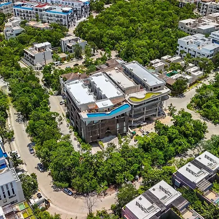 King With Rooftop Pool, Sauna, Gym, Parking * Tulum