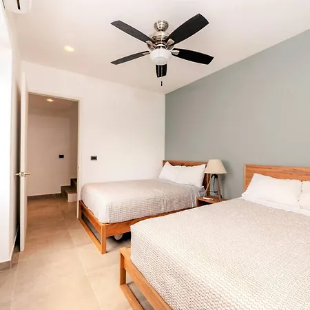 Comfortable, Spacious Penthouse- 2 Bedrooms- 7 People *