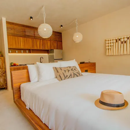 Muunek By Land Boutique 4*