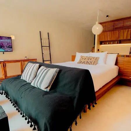 Aparthotel Muunek By Land Boutique 4*