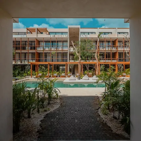 Muunek By Land Boutique Aparthotel 4*