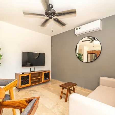 1 Bd With Private Balcony, Rooftop Pool, Gym