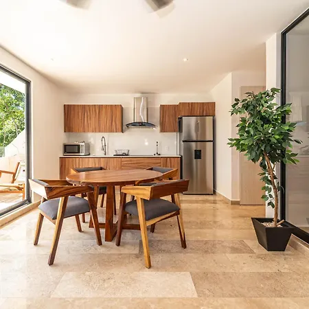 1 Bd With Private Balcony, Rooftop Pool, Gym *