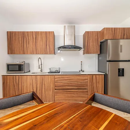 1 Bd With Private Balcony, Rooftop Pool, Gym