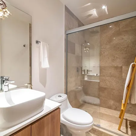 Holiday home King Studio With Balcony Rooftop Pool Gym At Lik Zama