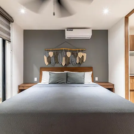 King Studio With Balcony Rooftop Pool Gym At Lik Zama *