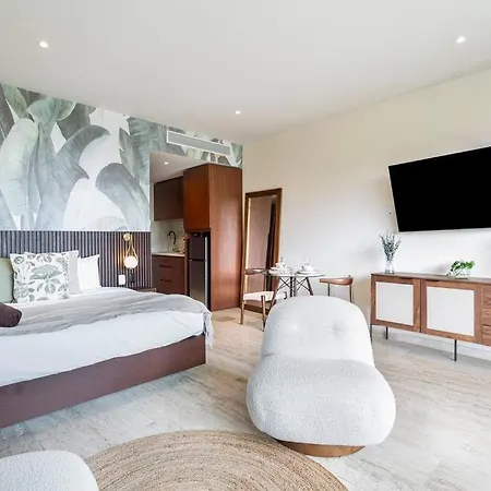 Cozy Aparment Pool View *