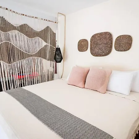 2 Bdr Stunning Designer Loft - Centro