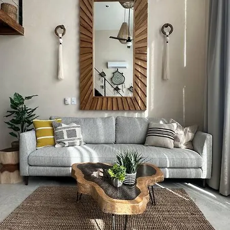 2 Bdr Stunning Designer Loft - Centro Apartment *