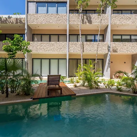 Apartment *jungle Ph W/pool, Close To Downtown &