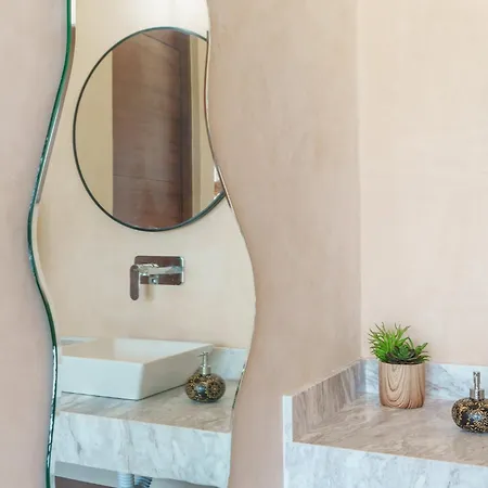 *jungle Ph W/pool, Close To Downtown & Apartment *
