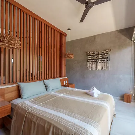 Apartment *jungle Ph W/pool, Close To Downtown &