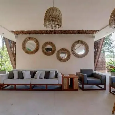 New Loft! Jungle Gym Pool Apartment
