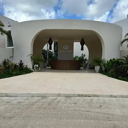 Luxury 2 Bdr - La Veleta Apartment