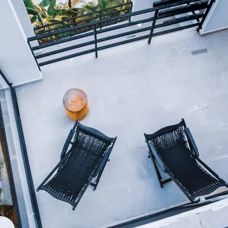 Hotel The Waves By Bnb Experience 4*