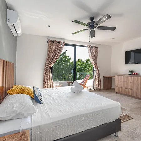 With Private Balcony, Rooftop Pool,gym