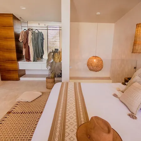 Aparthotel Samiik By Arkylab 4*