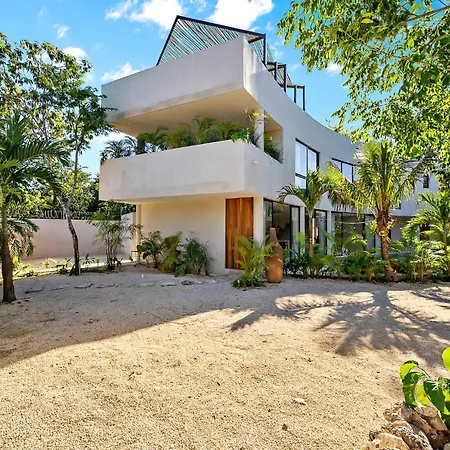 Villa Majestic Jungle With 2 Pools & Rooftop Bbq