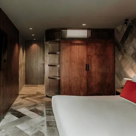 Barneys New York Luxury Red Apartment *