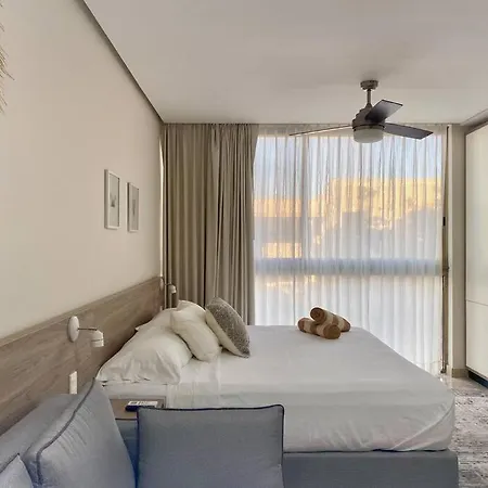 Apartment Charming And Perfectly Located With Rooftoop Pool *