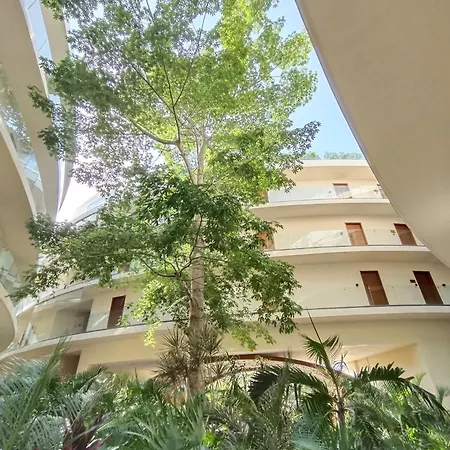 Apartment 2 Bedroom In Mistiq Gardens With Pool And Gym *