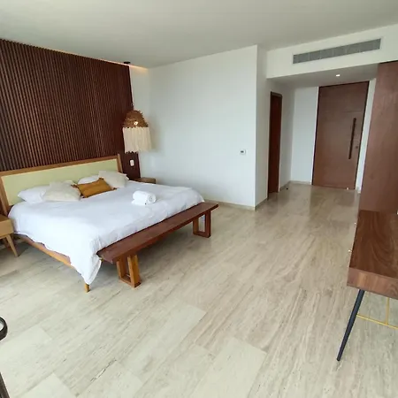 2 Bedroom In Mistiq Gardens With Pool And Gym Apartment