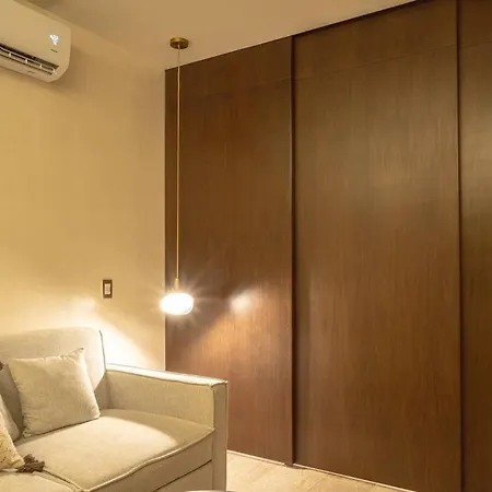 Stylish Retreat For 6, Near Everything